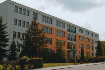 das Schulgebäude nach Abschluss der Sanierungsarbeiten